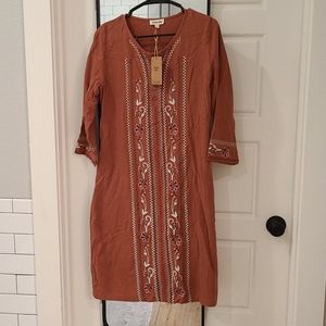 Embroidered shift dress